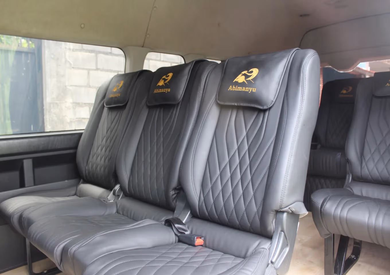Toyota Hiace untuk Carter Drop Off Rombongan