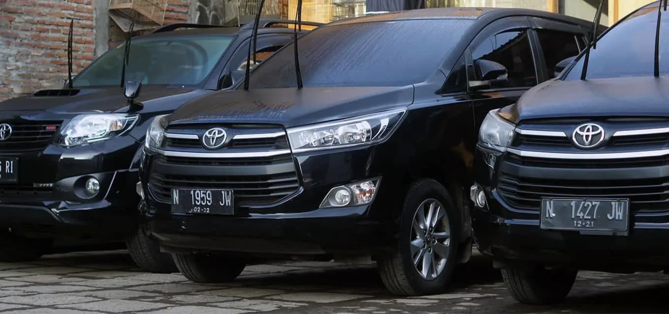 Innova Reborn Travel Malang Surabaya